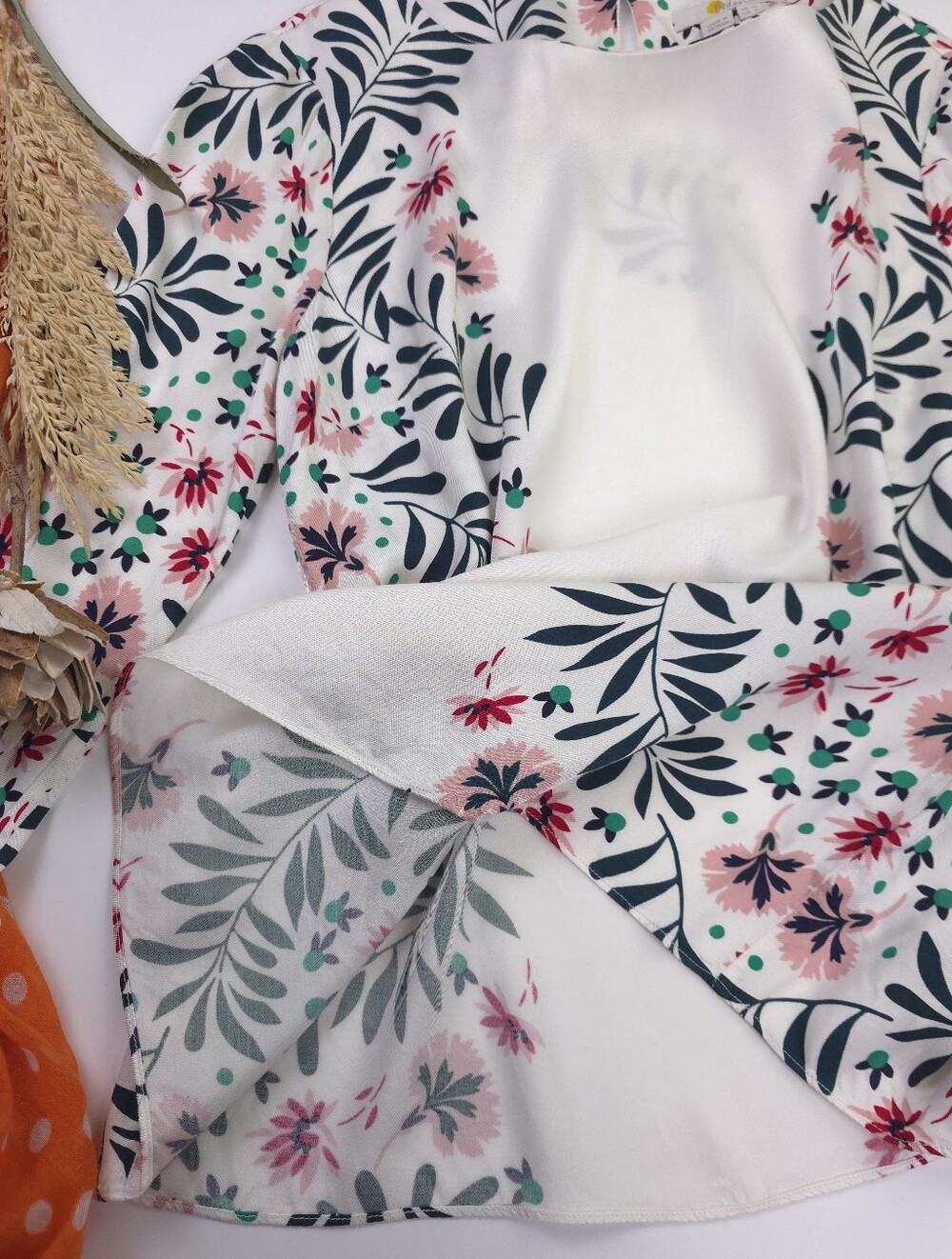Boden White Floral Blouse Sz 6 - Picture 4 of 10